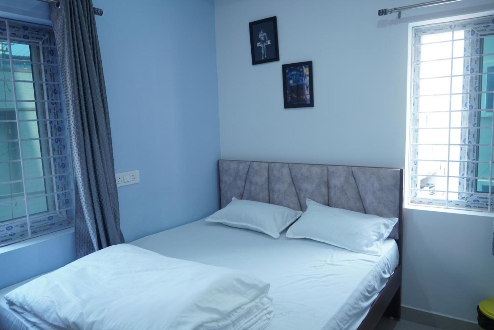 Cosmic Hotel & Guest House Gachibowli Raidurg Hyderabad Exterior photo
