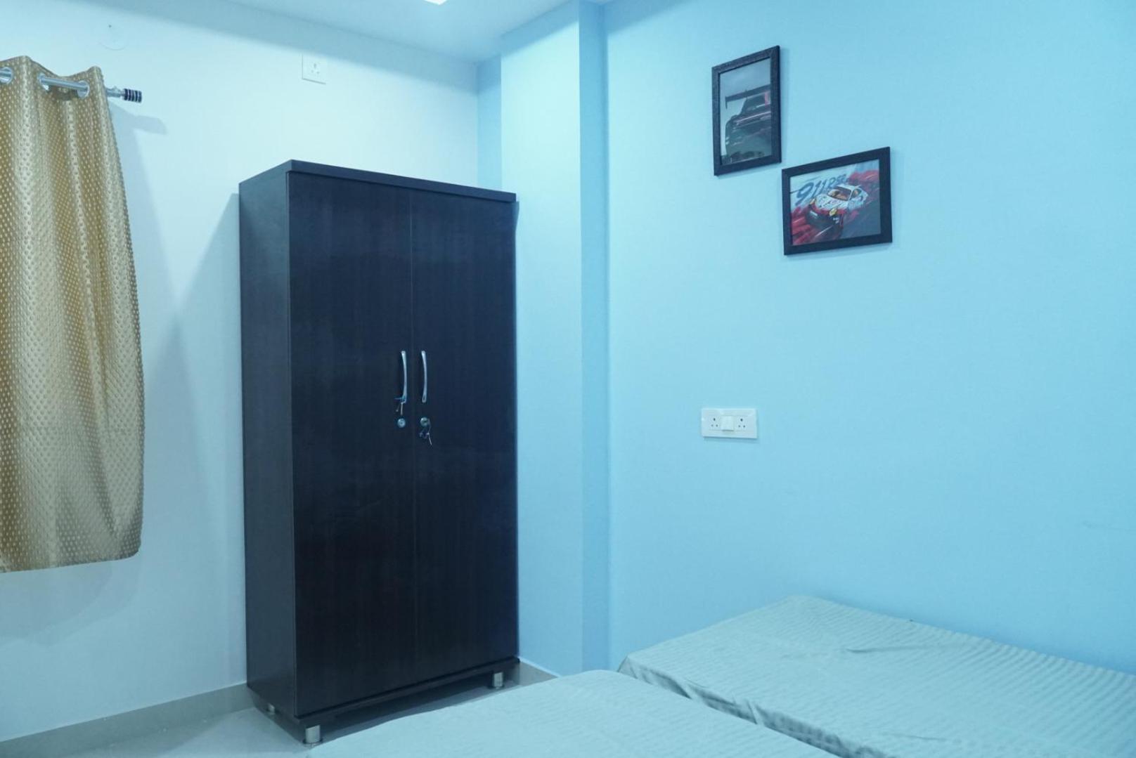Cosmic Hotel & Guest House Gachibowli Raidurg Hyderabad Exterior photo